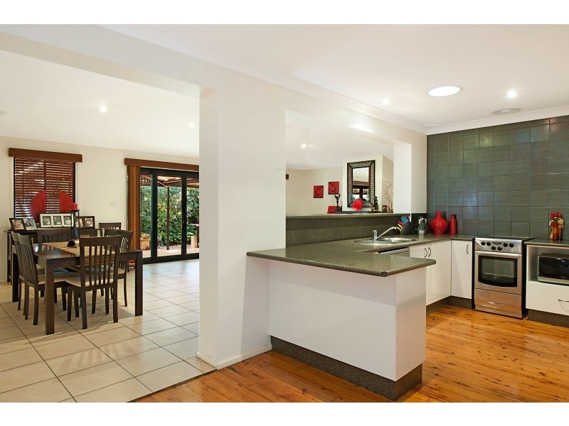 19 Bushlands Ave, Killarney Vale NSW 2261