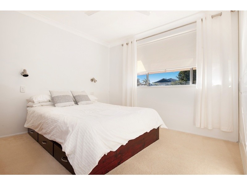 11 Elewa Ave, Bateau Bay NSW 2261