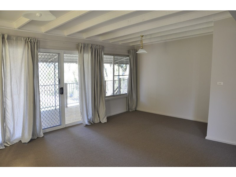 291 Lakedge Ave, Berkeley Vale NSW 2261