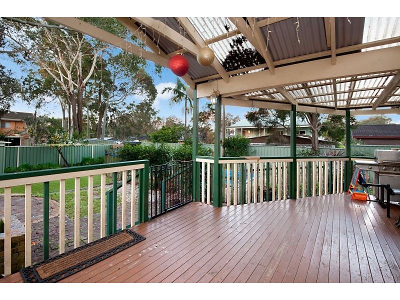 3 Bundilla Parade, Berkeley Vale NSW 2261