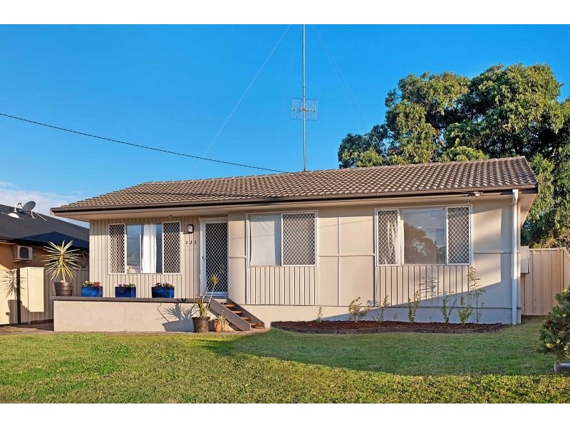 123 Eastern Road, Bateau Bay NSW 2261