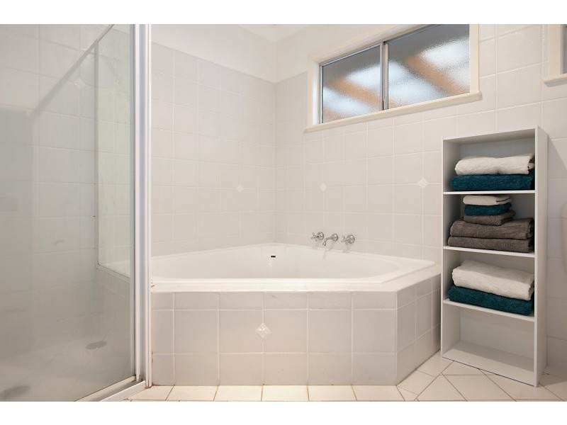 123 Eastern Road, Bateau Bay NSW 2261