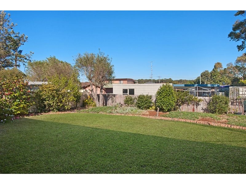 24 Robertson Rd, Killarney Vale NSW 2261