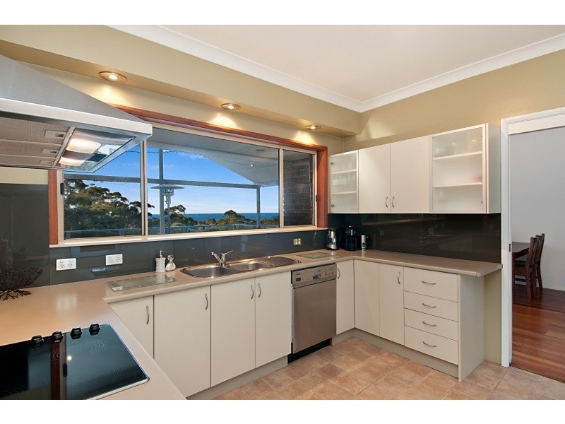 92 Bradleys Road, North Avoca NSW 2260