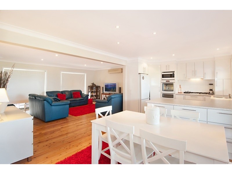 369 Lakedge Ave, Berkeley Vale NSW 2261