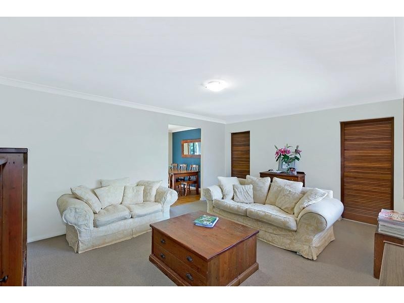 6 Compass Close, Bateau Bay NSW 2261