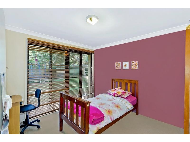 6 Compass Close, Bateau Bay NSW 2261