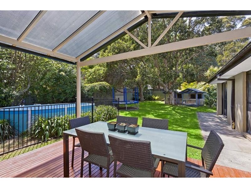 6 Compass Close, Bateau Bay NSW 2261