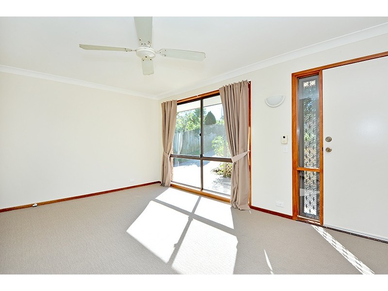 4 Jessica Street, Bateau Bay NSW 2261