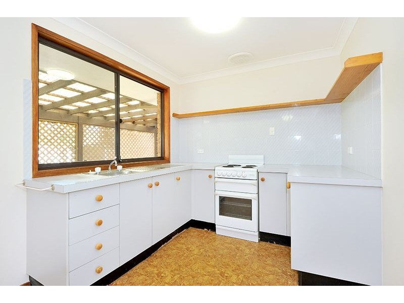 4 Jessica Street, Bateau Bay NSW 2261