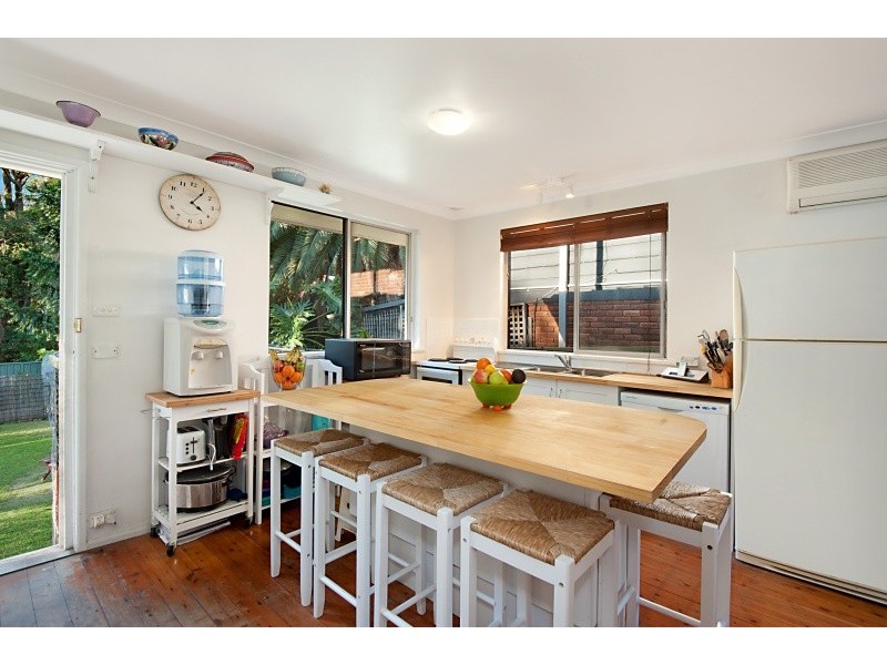 99 Albatross Road, Berkeley Vale NSW 2261