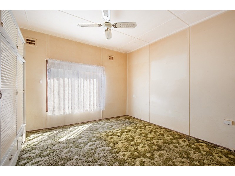 13 Yeddenba Ave, Blue Bay NSW 2261