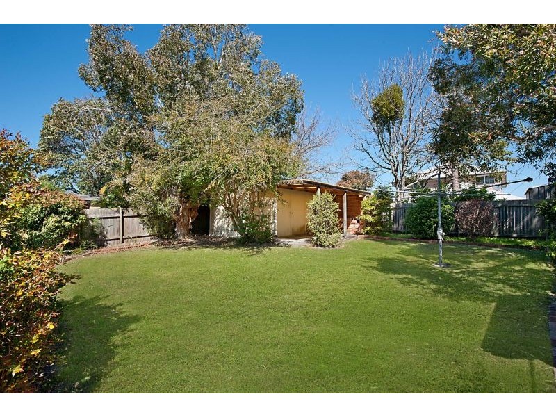 13 Yeddenba Ave, Blue Bay NSW 2261