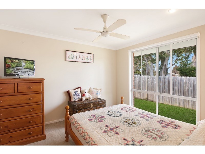 8 Oakehampton Court, Bateau Bay NSW 2261