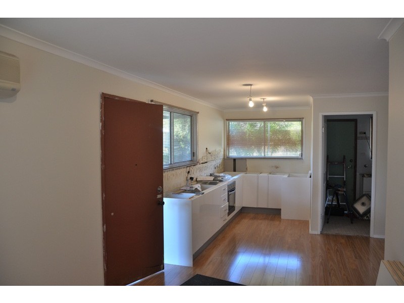 20 Windsor Road, Berkeley Vale NSW 2261