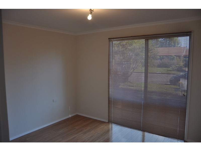 20 Windsor Road, Berkeley Vale NSW 2261