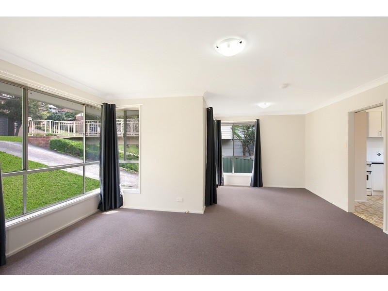 11 Donegal Road, Berkeley Vale NSW 2261