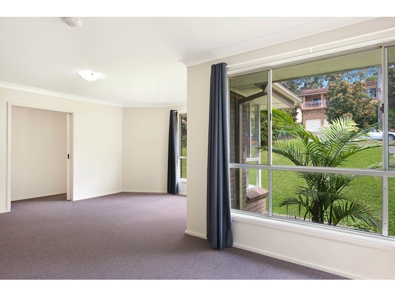 11 Donegal Road, Berkeley Vale NSW 2261