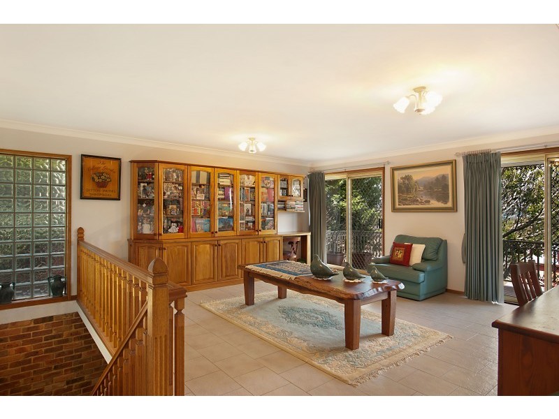 74 Rickard St, Bateau Bay NSW 2261