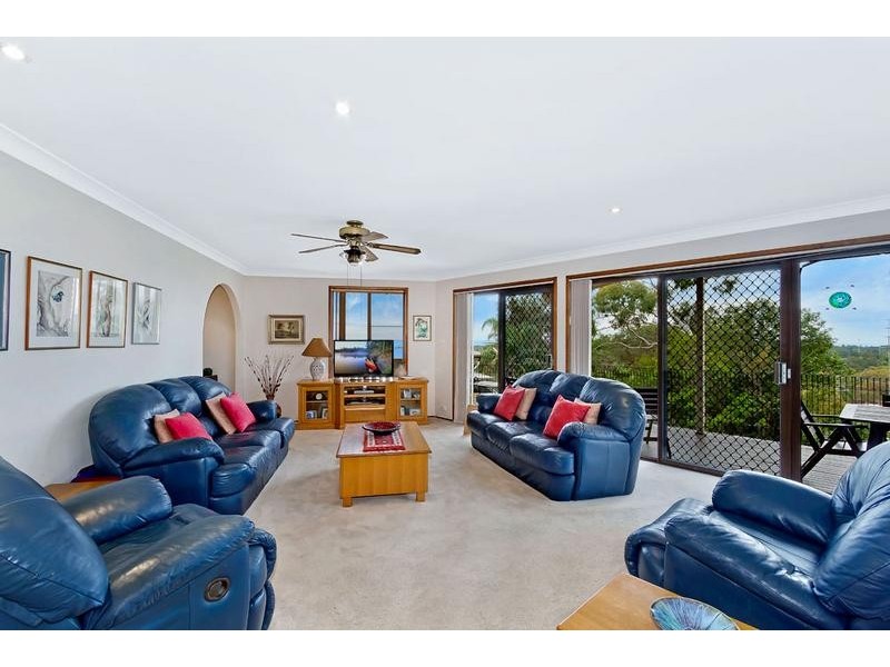 38 Promenade Avenue, Bateau Bay NSW 2261