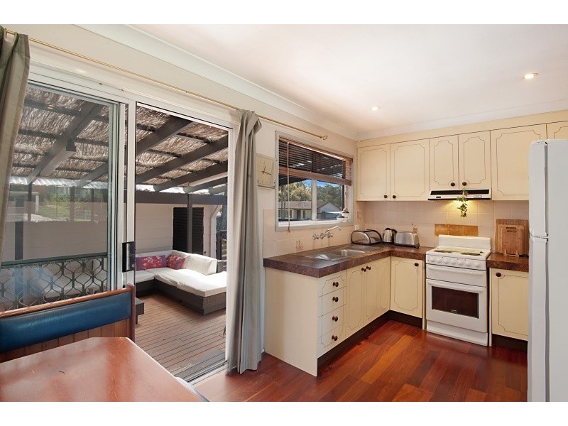 8 Chetwynd Avenue, Berkeley Vale NSW 2261