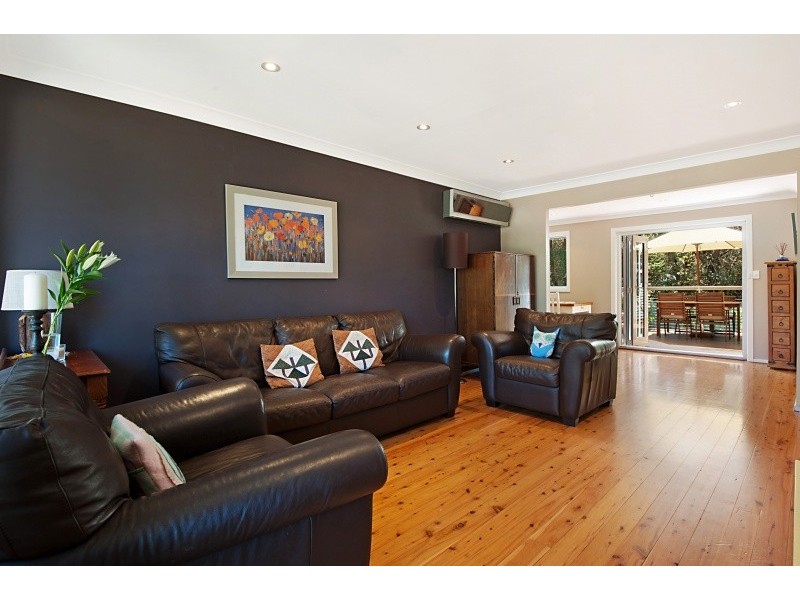 35 Blenheim Avenue, Berkeley Vale NSW 2261