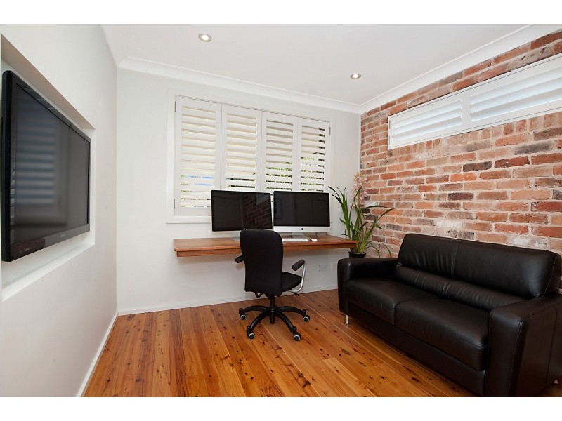 35 Blenheim Avenue, Berkeley Vale NSW 2261