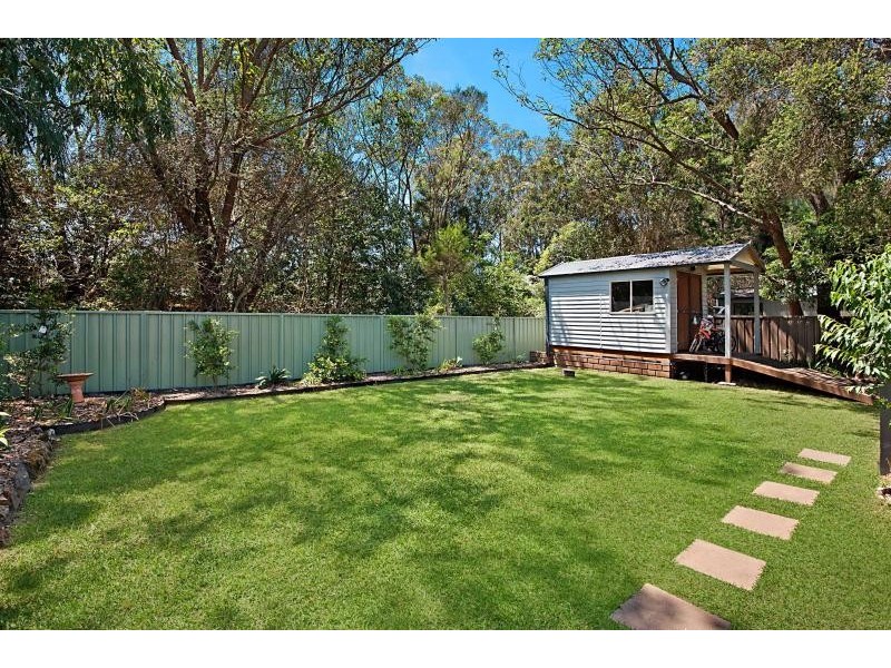 35 Blenheim Avenue, Berkeley Vale NSW 2261