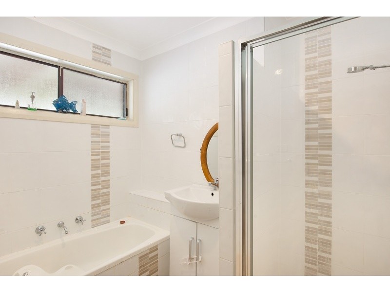 58 Kingsford Smith Dr, Berkeley Vale NSW 2261