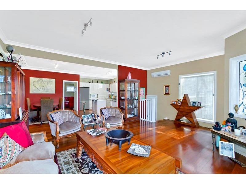 19 Burrawong St, Bateau Bay NSW 2261