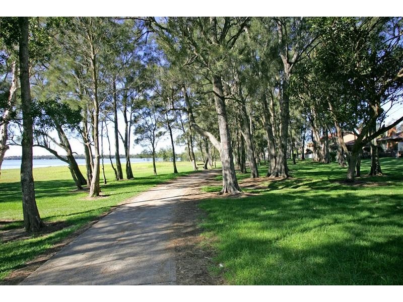 121 Lakedge Avenue, Berkeley Vale NSW 2261