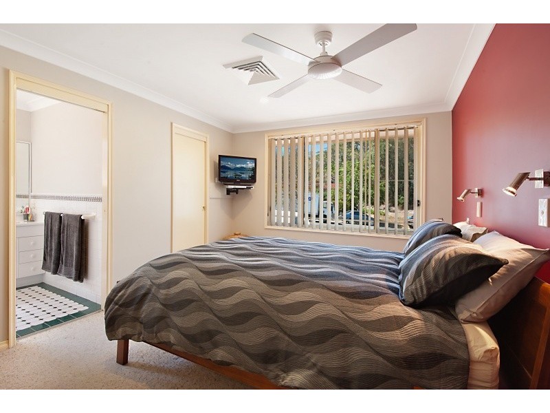 4 Appletree Cl, Glenning Valley NSW 2261
