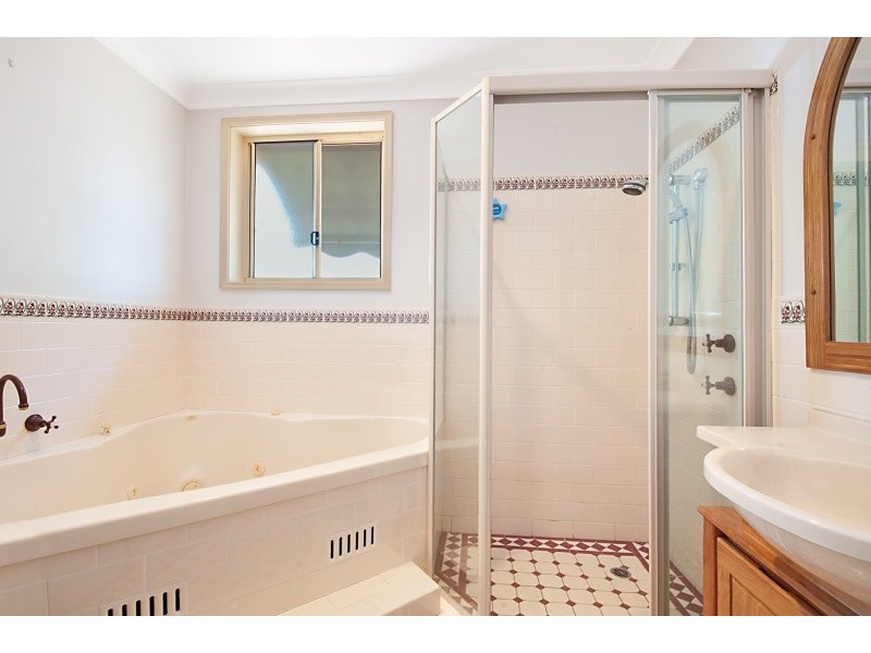 4 Appletree Cl, Glenning Valley NSW 2261