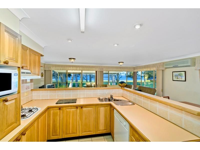 83 Natuna Av, Budgewoi NSW 2262