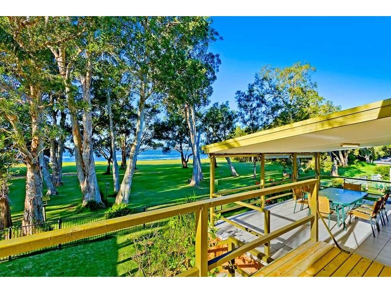 83 Natuna Av, Budgewoi NSW 2262