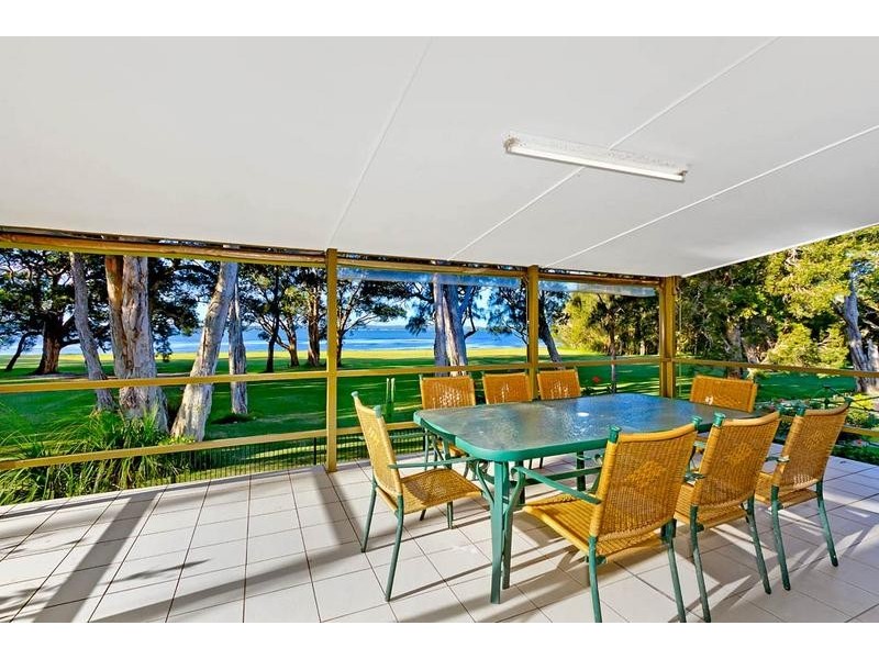 83 Natuna Av, Budgewoi NSW 2262