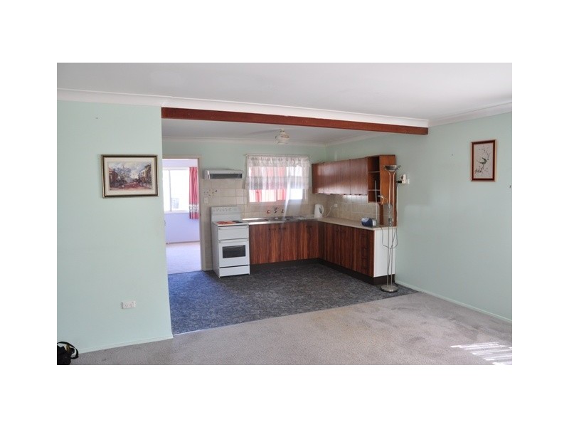 39 Barry Street, Bateau Bay NSW 2261