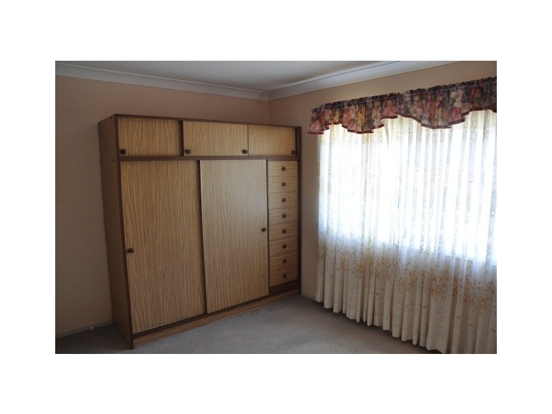 39 Barry Street, Bateau Bay NSW 2261