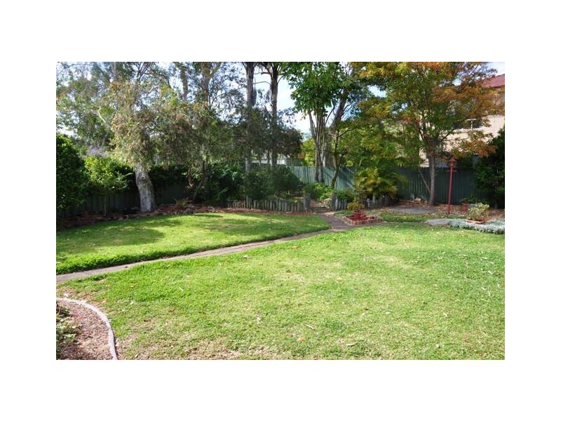 18 Patrick Street, Bateau Bay NSW 2261