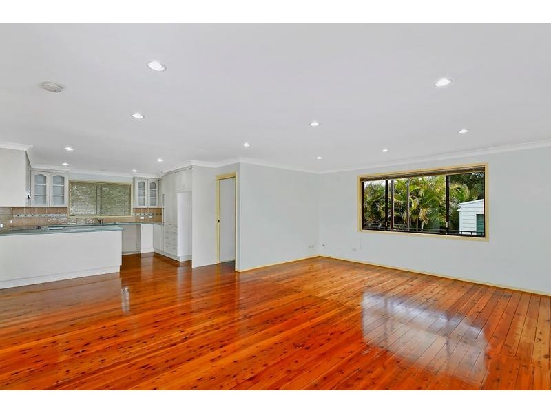 5 Moorah Ave, Blue Bay NSW 2261