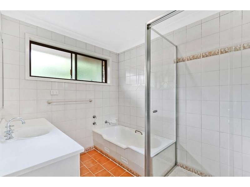 5 Moorah Ave, Blue Bay NSW 2261