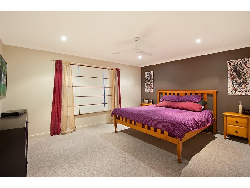 253 Cygnet Dr, Berkeley Vale NSW 2261