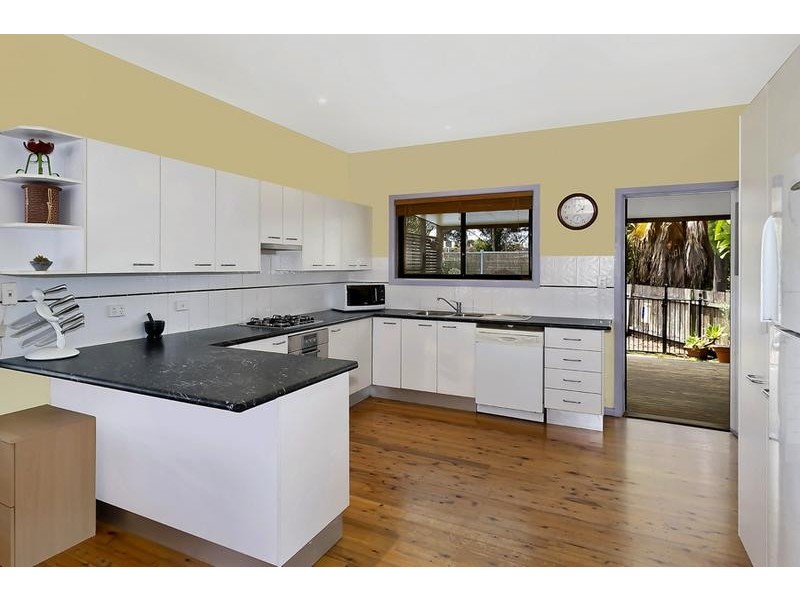 1 Elaine Avenue, Berkeley Vale NSW 2261