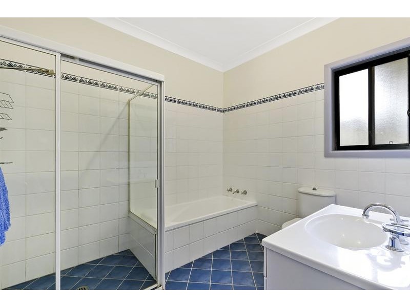 1 Elaine Avenue, Berkeley Vale NSW 2261