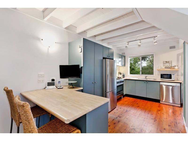 9 Northview Dr, Bateau Bay NSW 2261