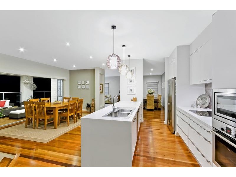 2 Sycamore Avenue, Bateau Bay NSW 2261