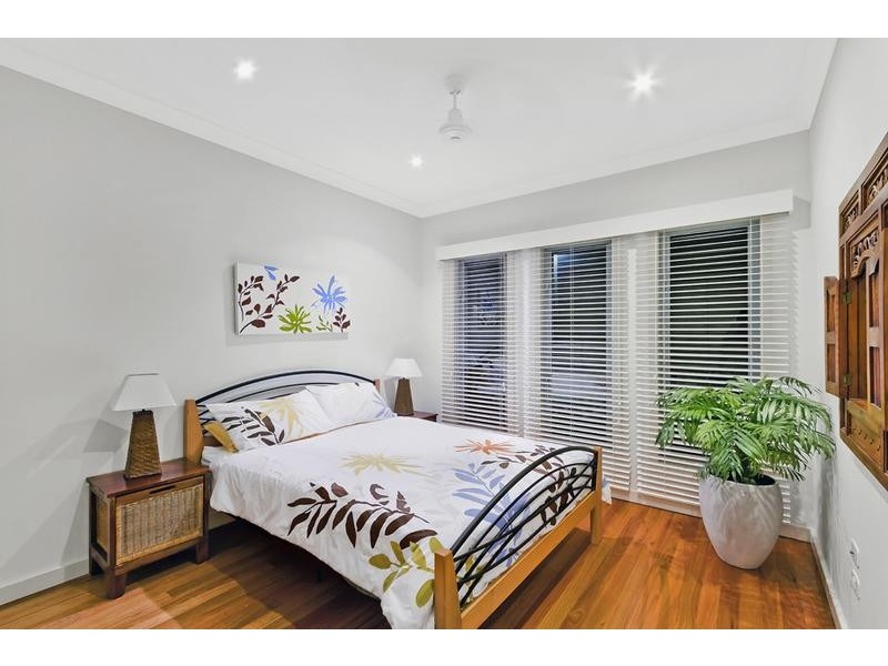 2 Sycamore Avenue, Bateau Bay NSW 2261