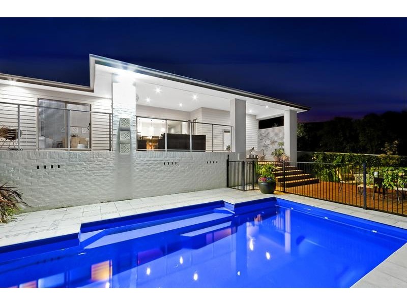 2 Sycamore Avenue, Bateau Bay NSW 2261