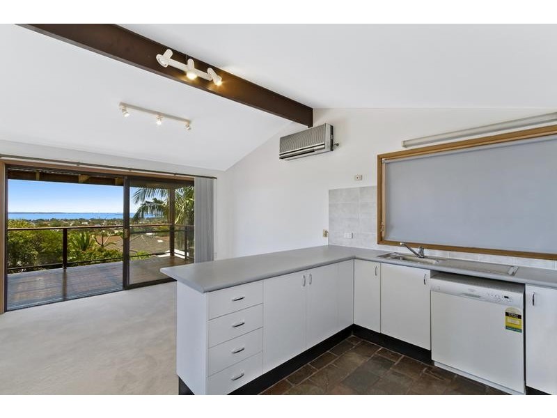 7 Peak Street, Bateau Bay NSW 2261