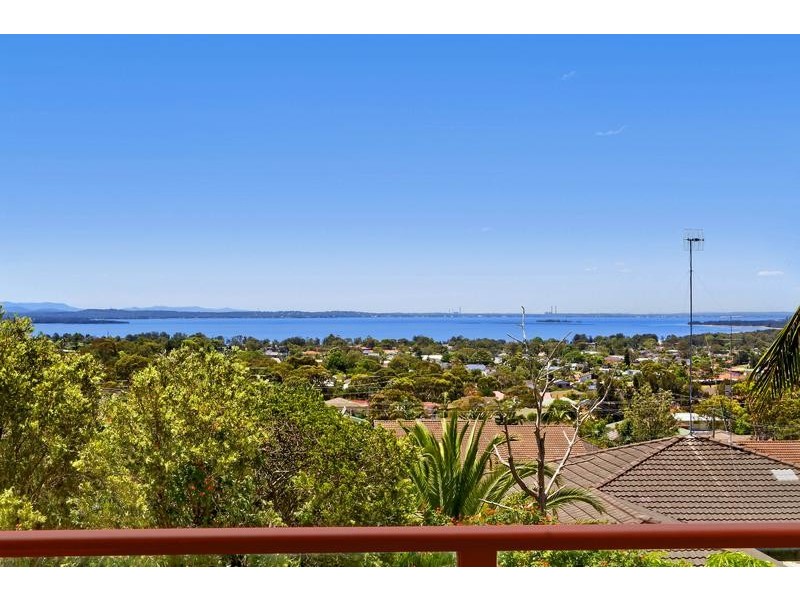 7 Peak Street, Bateau Bay NSW 2261